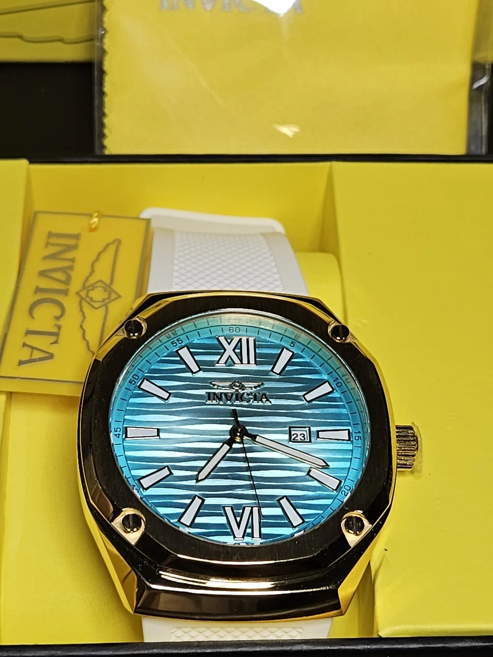 NWT Invicta Akula 50694 Gold Tone 48mm Blue Wave Dial White Silicone Men's Watch